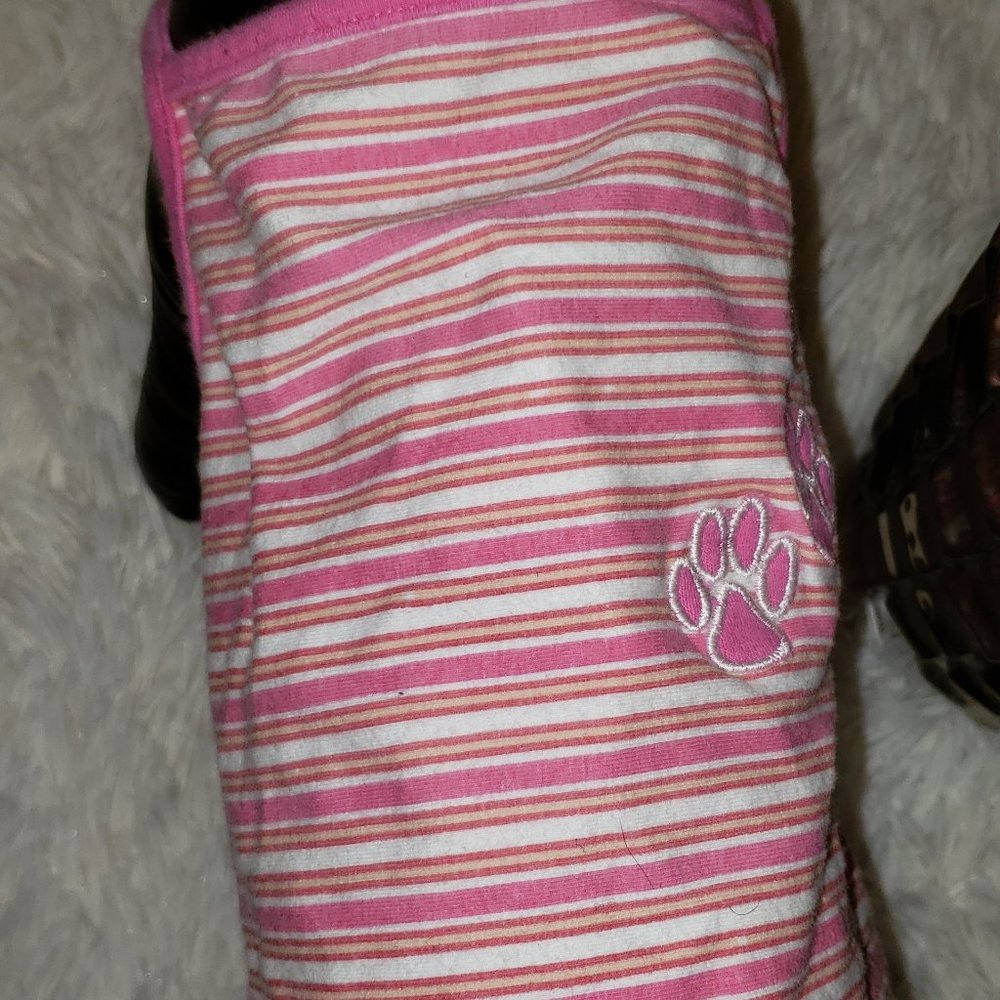 Pretty In Pink Paws - Picture 2 of 5